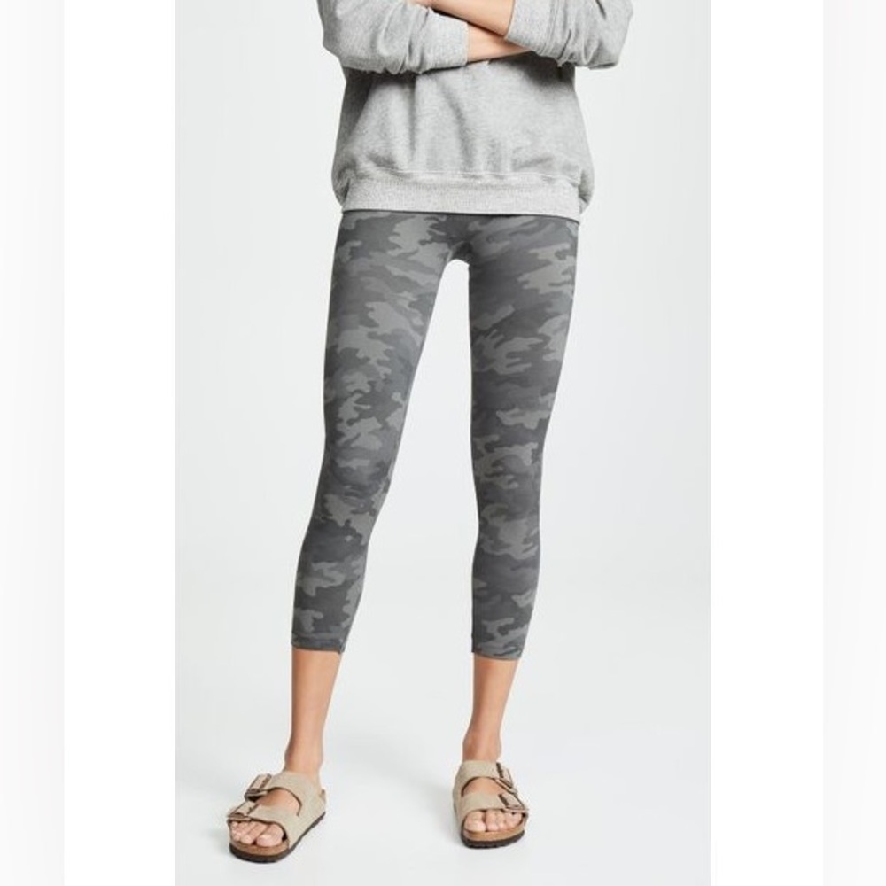 Spanx Look At Me Now cropped Leggings in Sage green / grey Camo size 1X - Picture 3 of 16